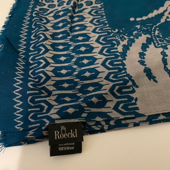 Roeckl women’s designer scarf wrap - Picture 5 of 5